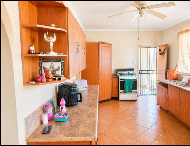 3 BEDROOM HOUSE FOR SALE IN KWAGGASRAND